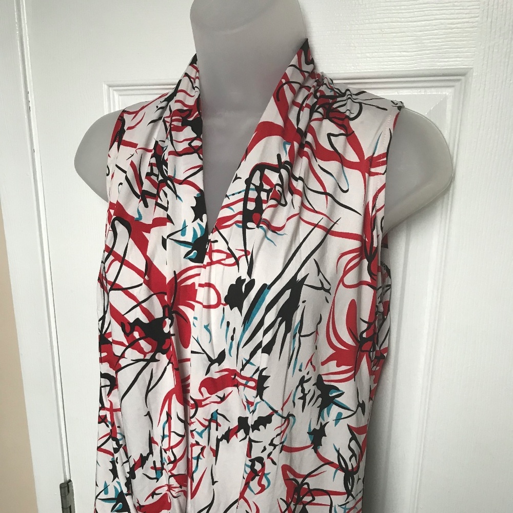 Sleeveless Top - Picture 2 of 5